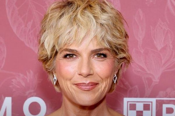 米女優が機内で客室乗務員に暴行、空港で逮捕される