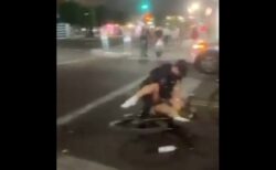 警官に反抗したミニスカ・チアリーダー、容赦なく張り倒され殴られる【アメリカ】