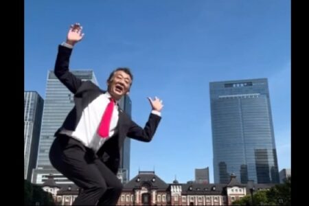 日本のサラリーマンおじさんが、ダンスでニューヨーク·タイムズ紙に取り上げられる