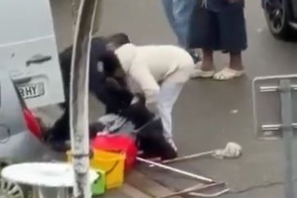 フランスで男が移民に向かって銃を乱射、1人が死亡、少女を含む5人が負傷
