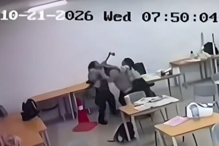 マレーシアの学校で生徒がライブ配信しながら教師を襲撃か　教師を守った生徒も